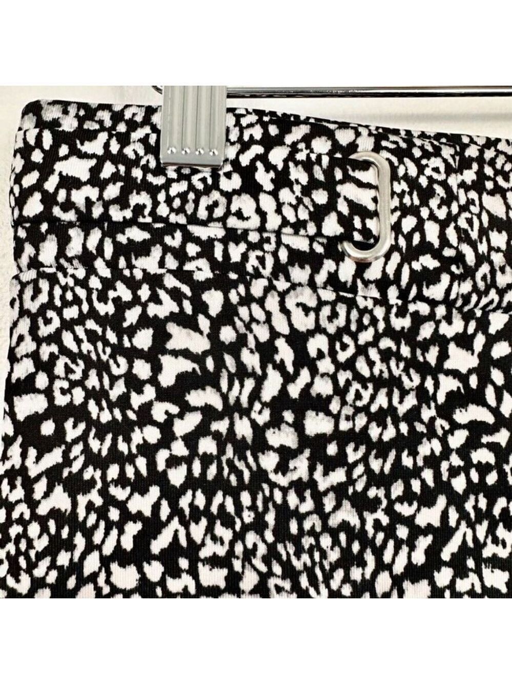 Retrology Wide Leg Cropped Pants Women's Sz Small Black White Leopard Print - Picture 5 of 12
